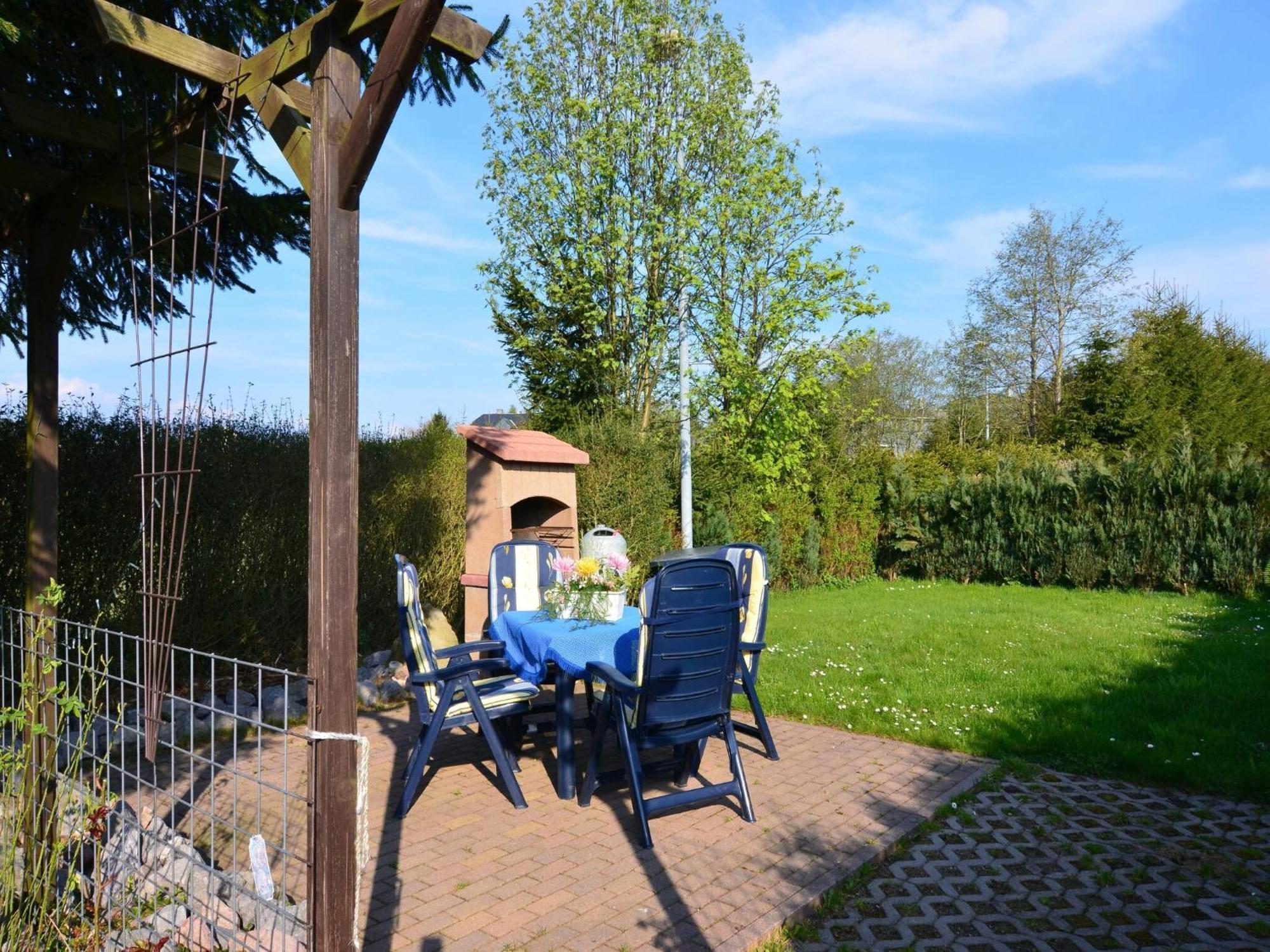 Holiday Home In Neustadt Am Rennsteig With Pond Екстер'єр фото