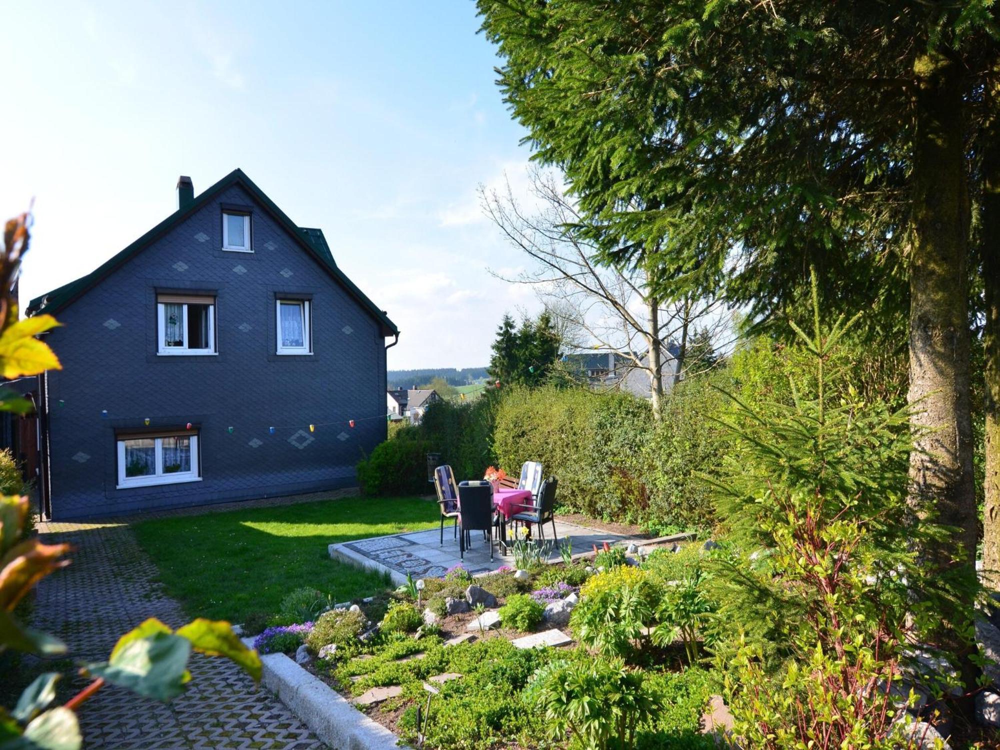 Holiday Home In Neustadt Am Rennsteig With Pond Екстер'єр фото