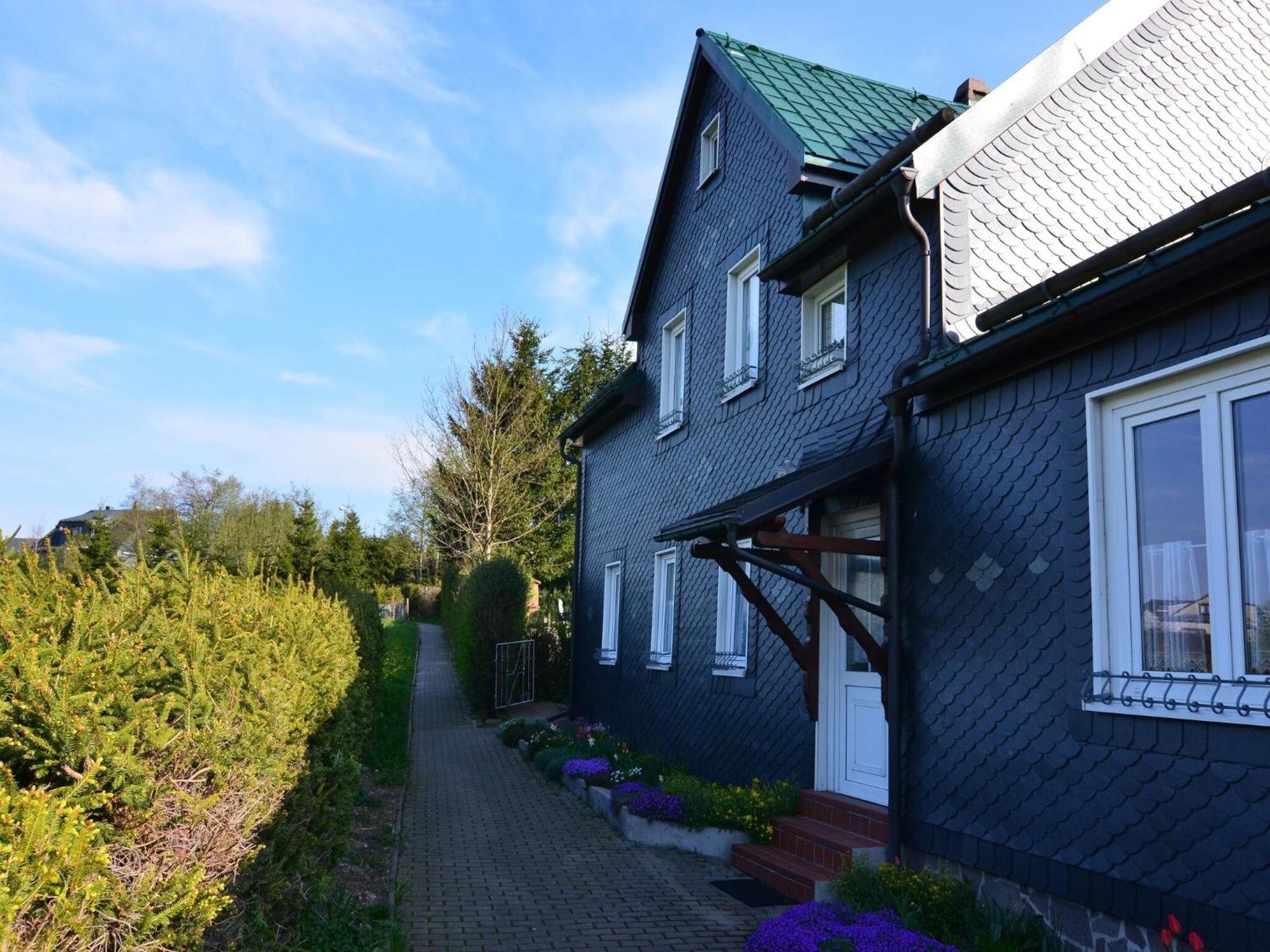 Holiday Home In Neustadt Am Rennsteig With Pond Екстер'єр фото