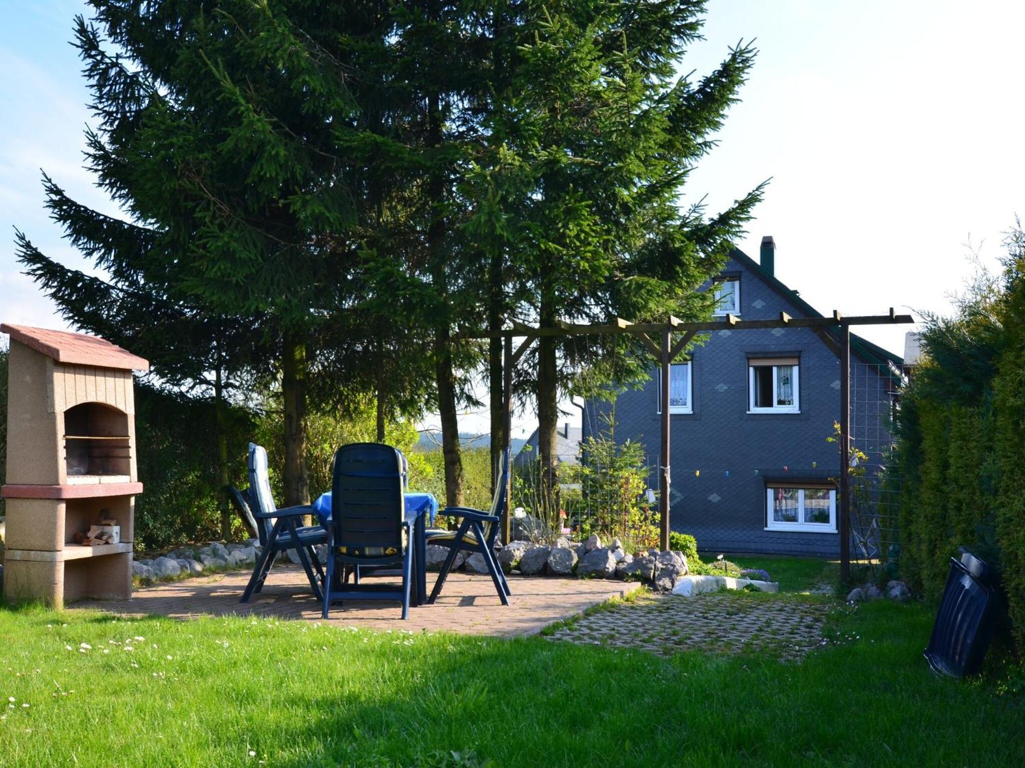 Holiday Home In Neustadt Am Rennsteig With Pond Екстер'єр фото